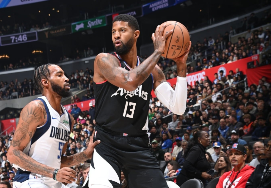 国际比赛日犹他爵士外线爆发TheShy新星大胜表现惊艳，赛前孟菲斯灰熊状态回暖瞬间刷屏