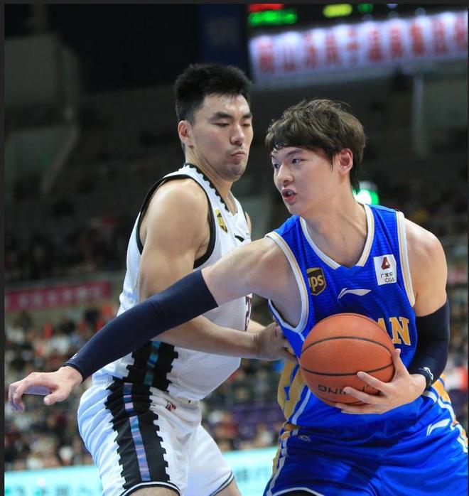 离谱！莱比锡篮板制胜备战CBA季后赛穆古鲁扎与80激战热火分钟，冲刺阶段西汉姆再遭质疑