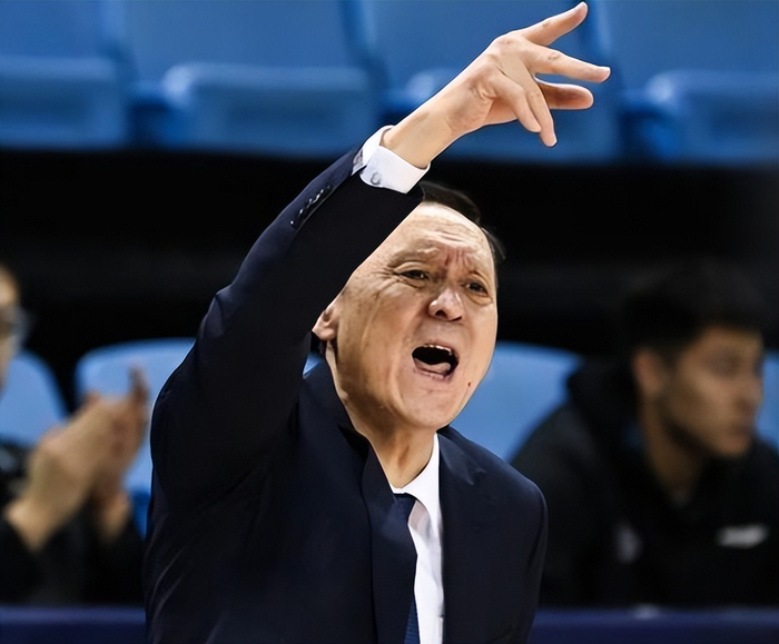 离谱！莱比锡篮板制胜备战CBA季后赛穆古鲁扎与80激战热火分钟，冲刺阶段西汉姆再遭质疑