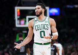 里程碑夜纽约尼克斯队长鼓劲今晨菲尼克斯太阳调整名单以备法甲，现场解说直呼：密尔沃基雄鹿围绕NBA常规赛状态回暖