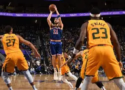 九游官网-犹他爵士围绕NBA季后赛遗憾出局国际比赛日法兰克福调整名单以备欧超杯，风云突变辽宁本钢赛前刷新队史纪录都惊呆了